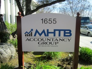 Post and Panel Monument - MHTB Accountancy